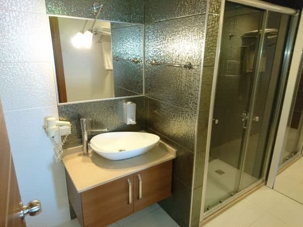 Kara Manzaralı Standart Oda 4