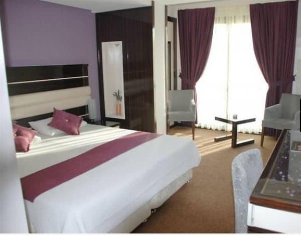 Standart Oda Şehir Manzaralı 2