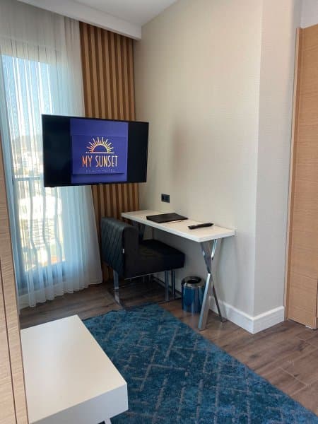 Kara ve Deniz Manzaralı Superior Köşe Oda 4