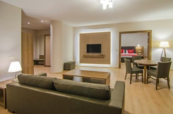 Suite Daire Kara Manzaralı 4