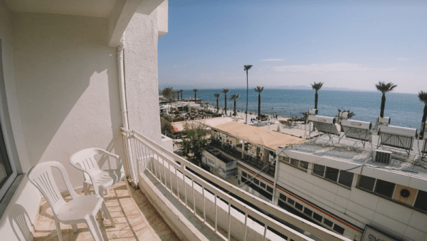 Üç Kişilik Şehir Manzaralı Oda 3