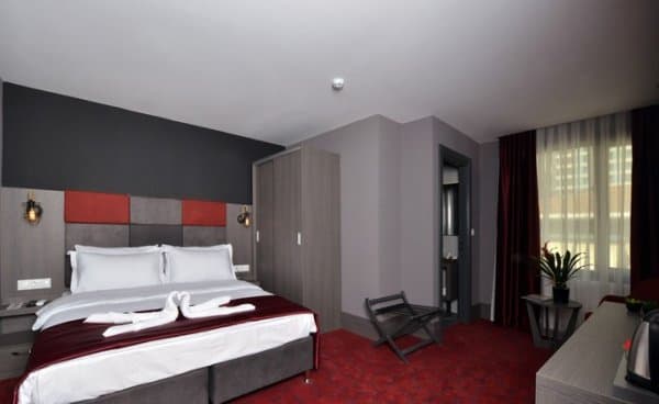 Deluxe Double Room 4