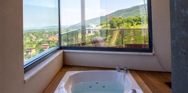 Premium Deluxe Teras Oda Göl Manzaralı 2