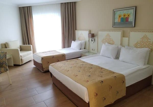 Kara Manzaralı Standart Oda 3