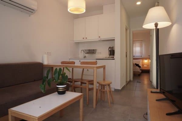 Studio Oda (450 Metre İleride) 3