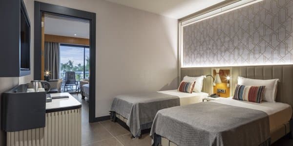 Swim Up Aile Odası Deniz Manzaralı 1