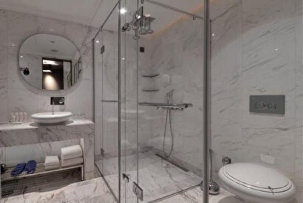 Standard Room with Balcony 4