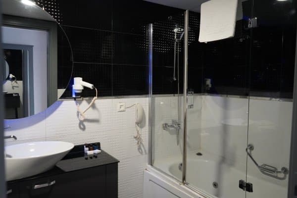 Deniz Manzaralı Deluxe Oda 4