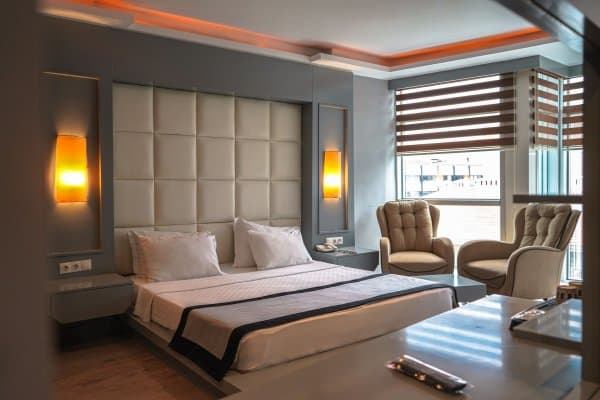 Şehir Manzaralı Junior Suit 2