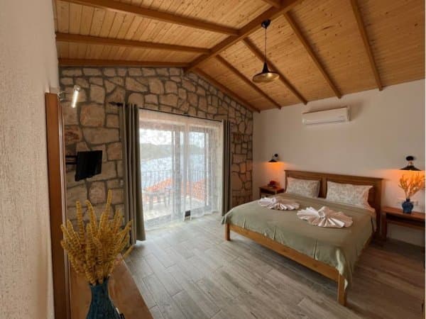 Superior Deluxe Oda 1