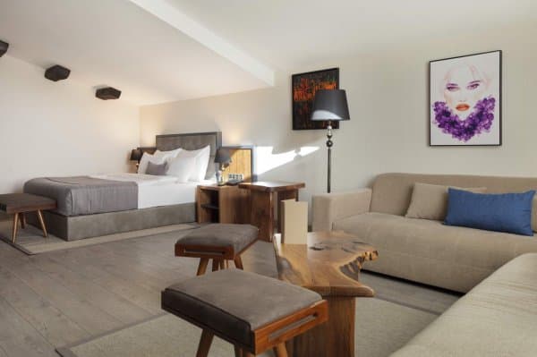 Deluxe Suite 2