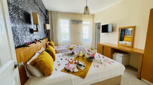 Triple Bahçe Manzaralı 1