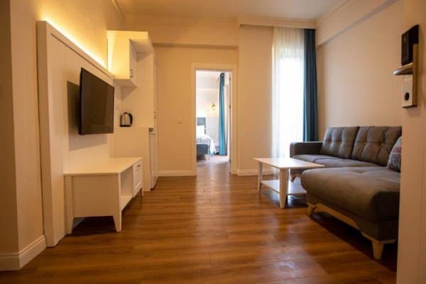 Jakuzili King Suit	 1