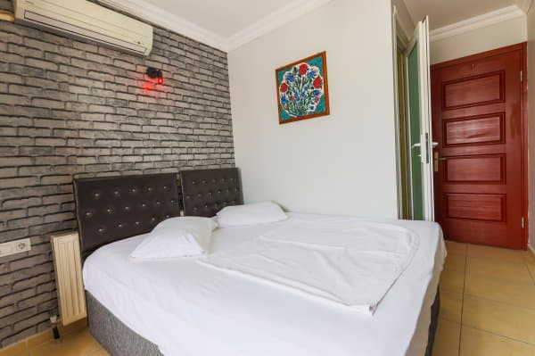 Balkonlu Çift Kişilik Oda	 2