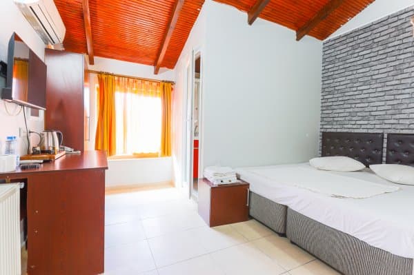 Ekonomik Çift Kişilik Oda	 1