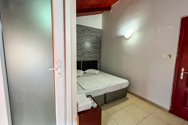 Ekonomik Çift Kişilik Oda	 4