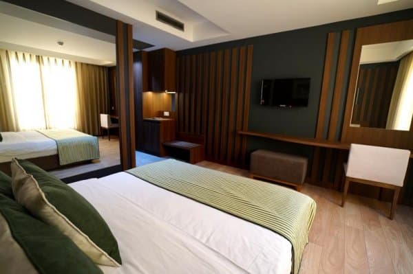 Superior French Oda, Şehir Manzaralı 3