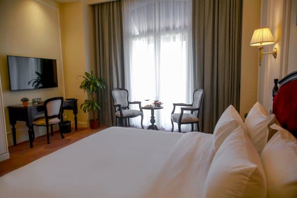 Deluxe French Room 2