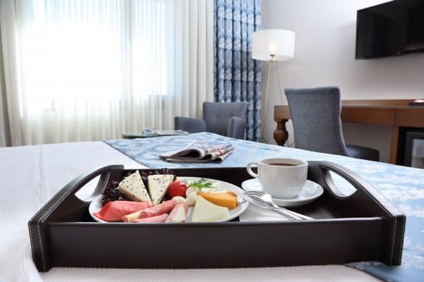 Standart Oda Göl Manzaralı 3