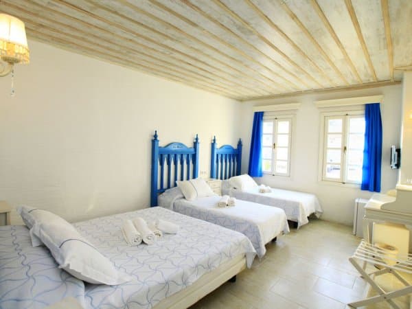 4 Kişilik Ekonomik Aile Odası Balkonsuz ve Kara Manzaralı 24 M2 4