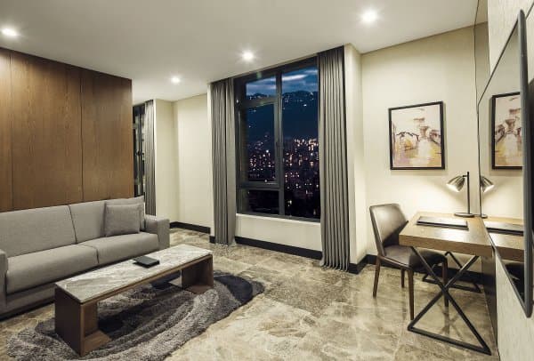 Superior Room King Courtyard View	 1