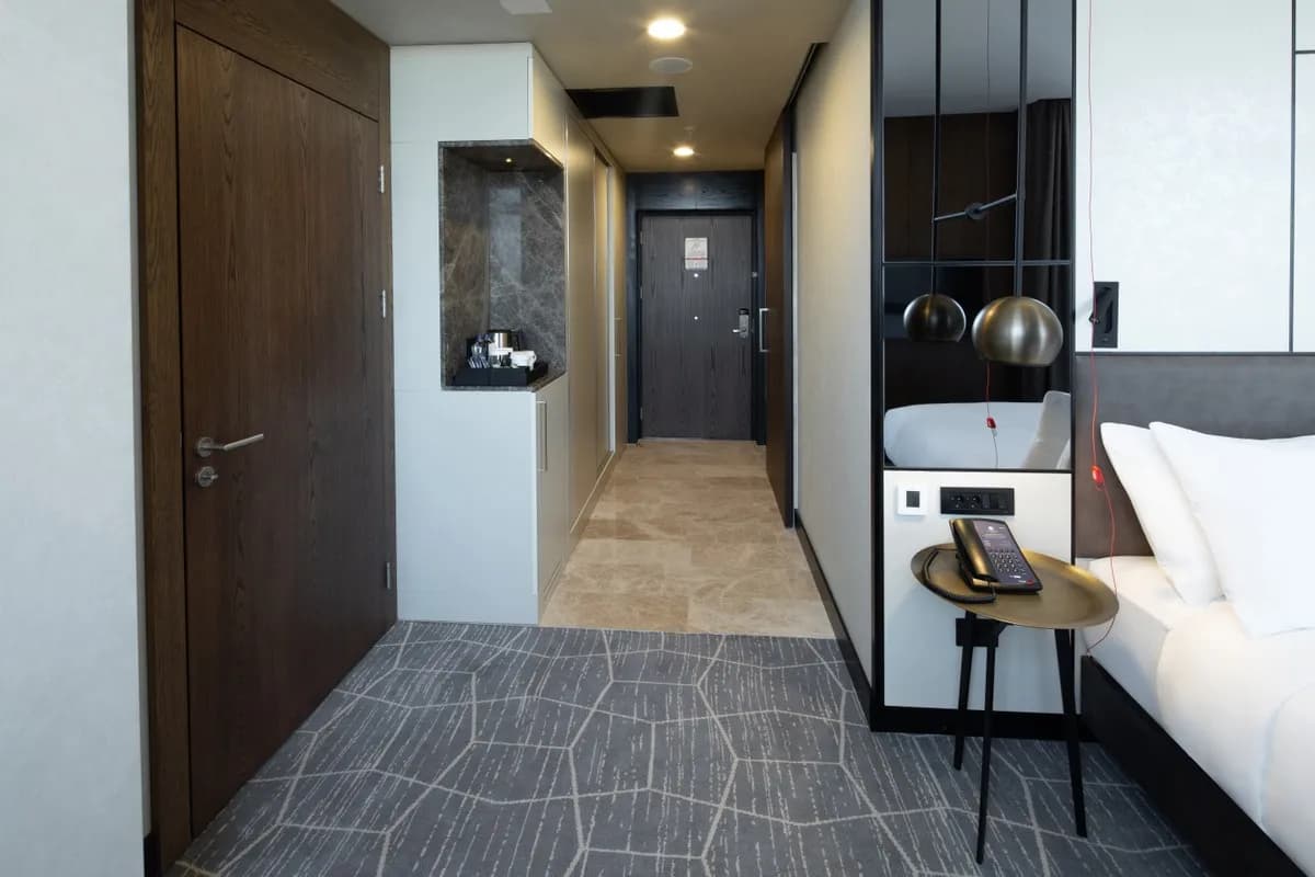 Handicapped Room King City View	 2