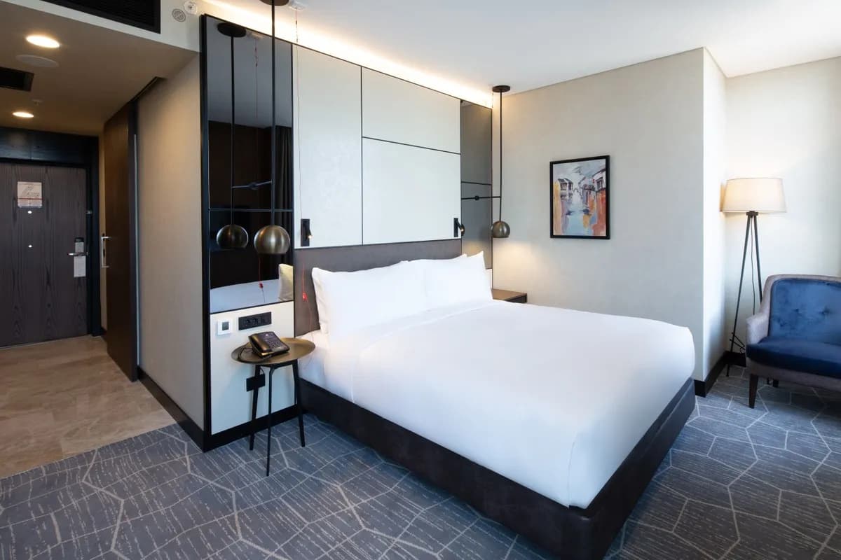 Handicapped Room King City View	 1