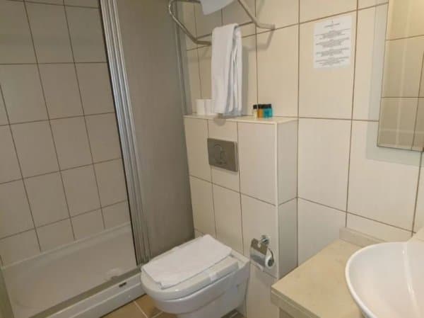 Balkonlu Ekonomik Oda 3