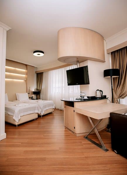 Kara Manzaralı Deluxe Oda  4