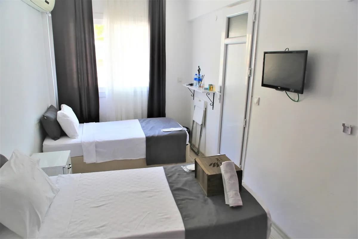 Triple, Sokak Manzaralı 3