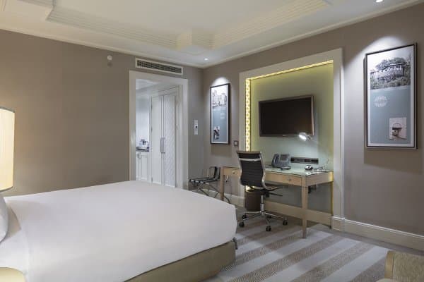 King Executive Room	 1