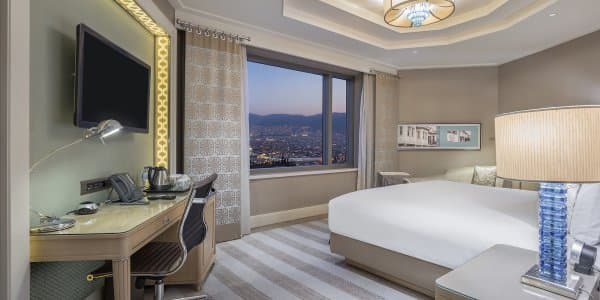 King Guest Corner Room	 1