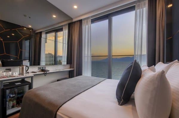 Deluxe Çift Kişilik Yandan Deniz Manzaralı Oda 2