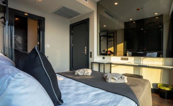 Deluxe Çift Kişilik Yandan Deniz Manzaralı Oda 3