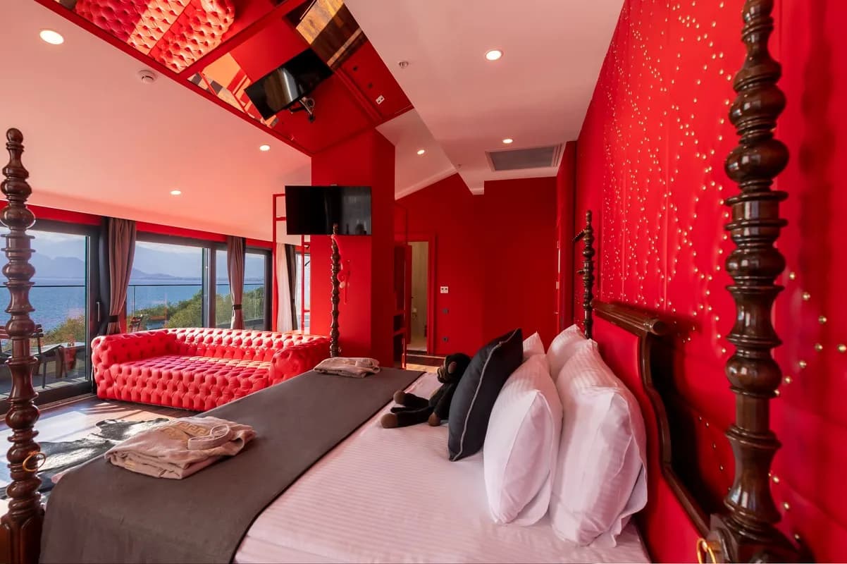 King Suit Deniz Manzaralı Oda 1