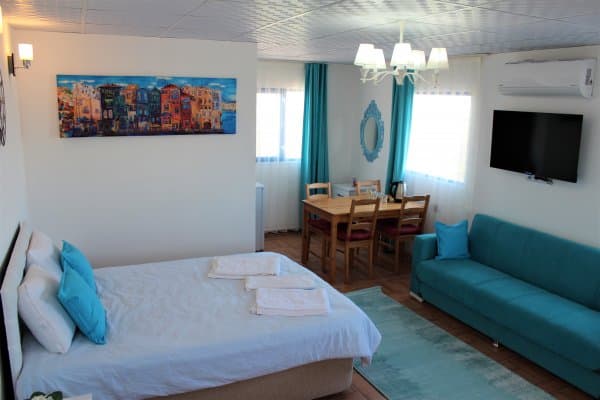 Sunset Triple Room 1 3