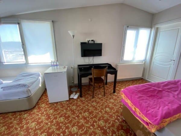 Teras Üç Kişilik Oda 1