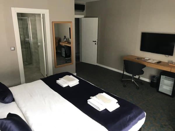 Nature Suit Dağ Manzaralı 3