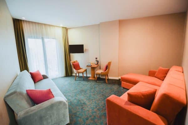 Nature Suit Dağ Manzaralı 4