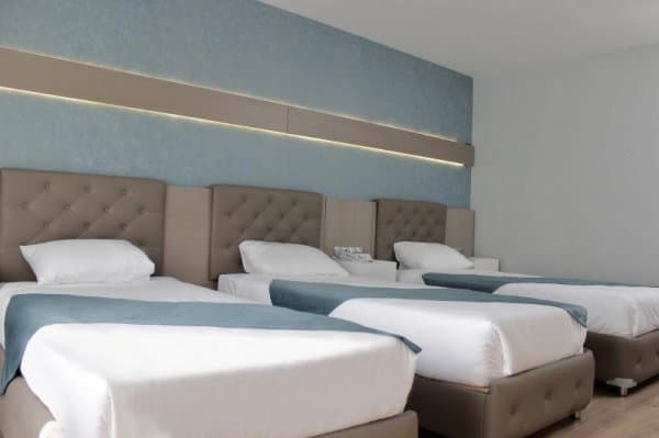 Triple Oda Dağ Manzaralı 1