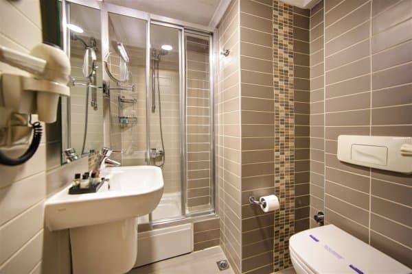 Econmy Double or Twin Room 4