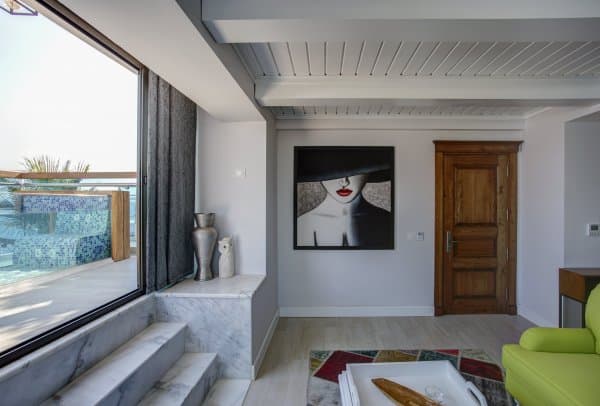 Deniz Manzaralı Balayı Odası 3