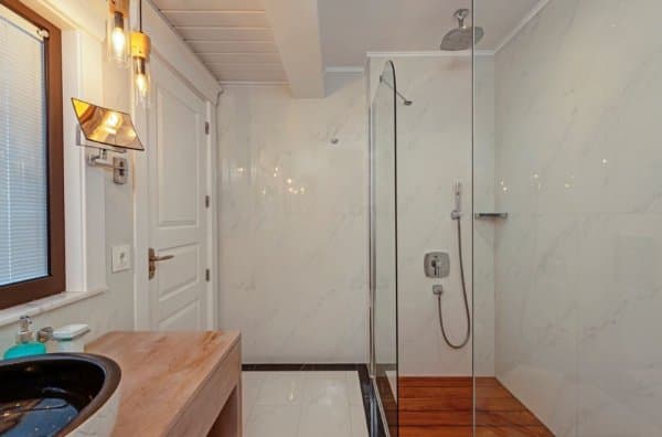 Deniz Manzaralı Deluxe Oda 4