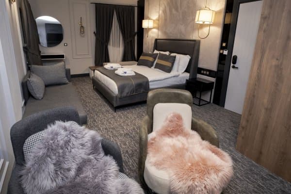 Romantik Family Room 1