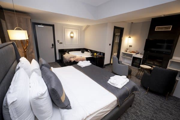 Zone Luxury Şömineli ve Jakuzili Oda 2