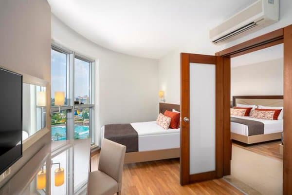 Deniz Manzaralı Aile Odası  1