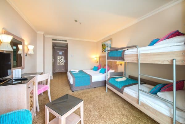 Kara Manzaralı Ranzalı Standart Oda 1