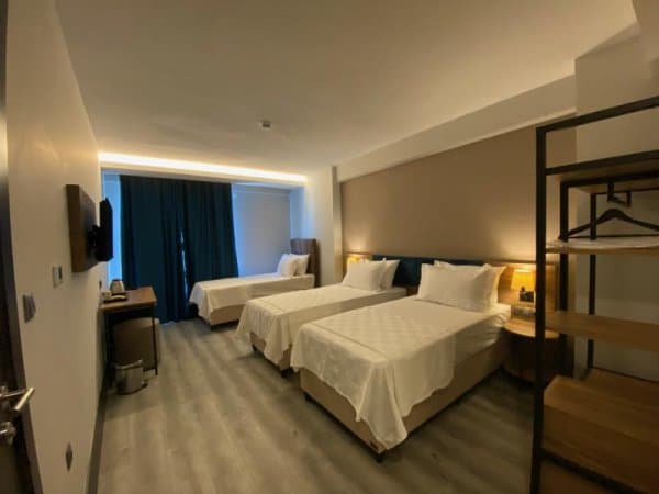 Deluxe Üç Kişilik Oda 1