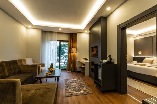 Executive Garden Suit 2