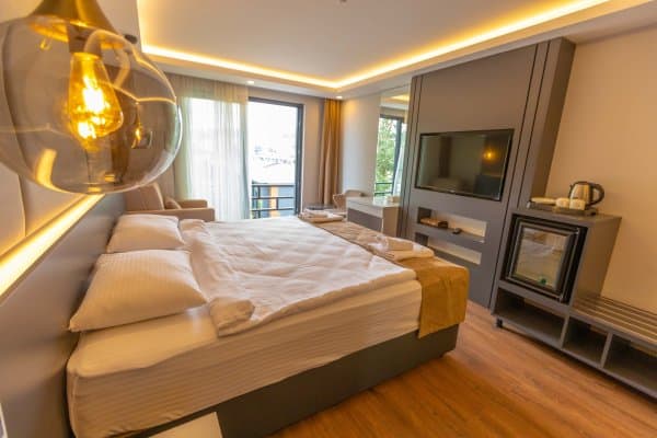 Junior Suit - Kısmı Deniz Manzaralı 2